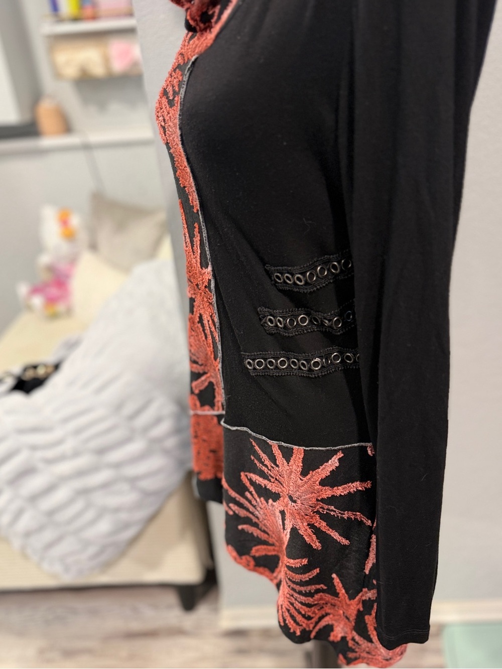 Paris Hues Asymmetrical Embroidered Floral Tunic Top Black Rust Cowl Neck M - Picture 6 of 11